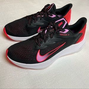 Nike Zoom Athletic Shoe in Black/Pink/Orange. Size 9 1/2